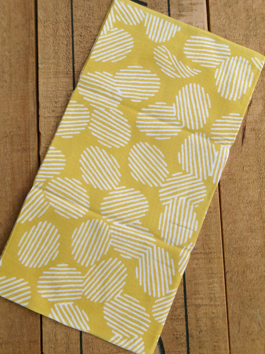 Japanese tenugui towel with potato chips pattern in vibrant colors, featuring the かまわぬ brand logo and detailed potato chip illustrations.