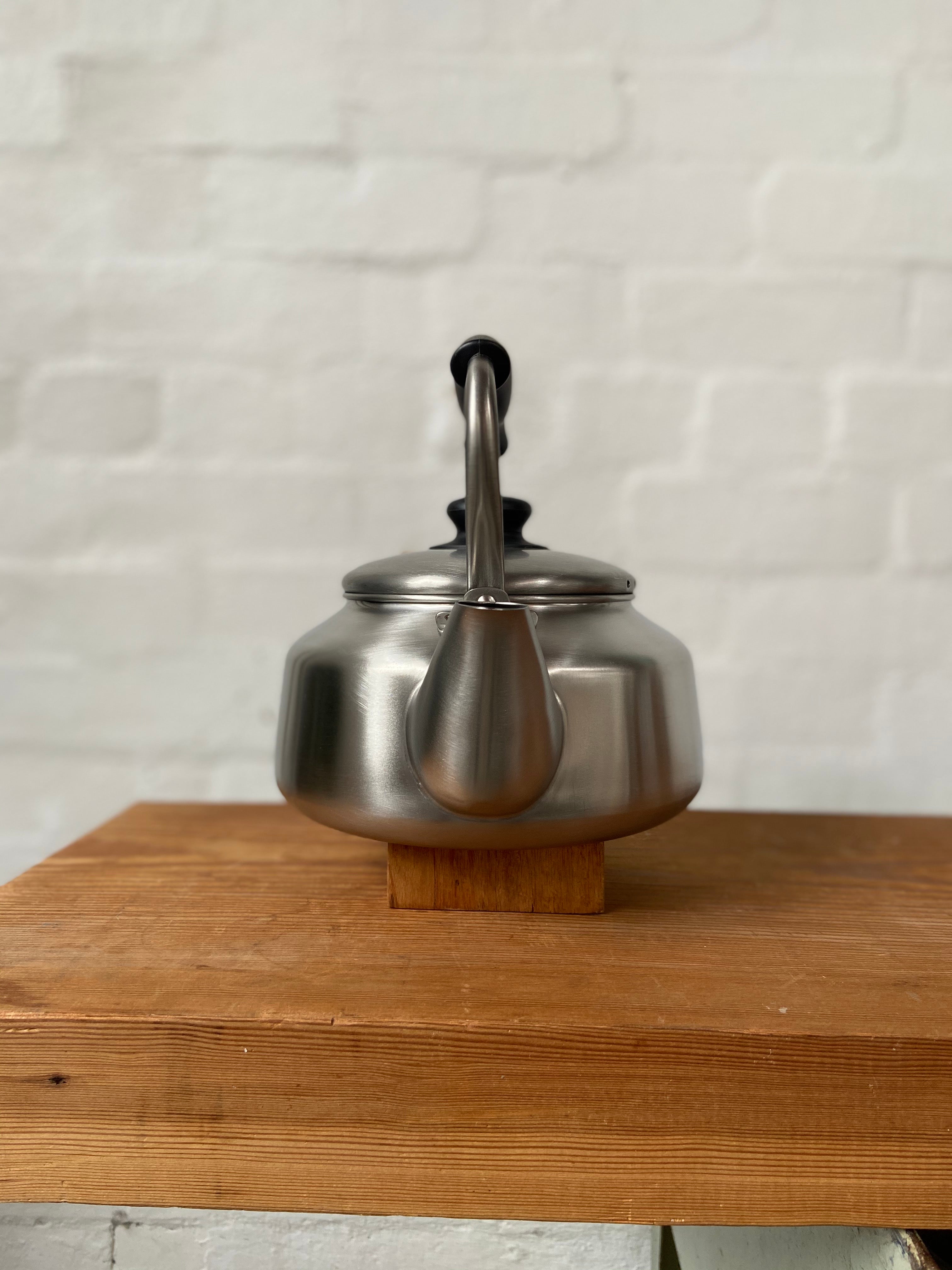 【新品 未使用】Sori Yanagi ステンレスケトル つや消し 柳宗理 柳宗理 ステンレスケトル / Sori Yanagi Kettle Matte – CIBI TOKYO STORE
