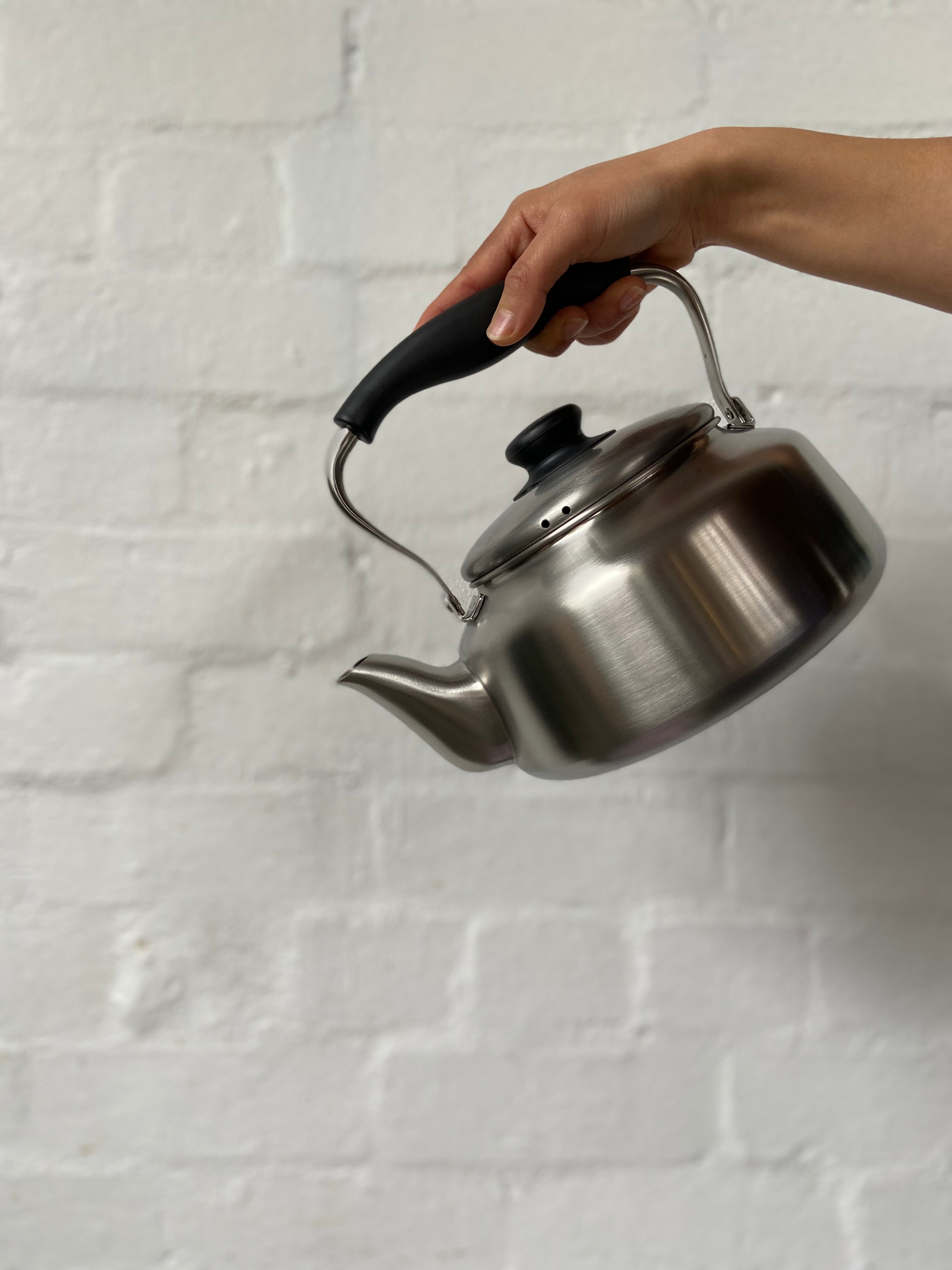 【新品 未使用】Sori Yanagi ステンレスケトル つや消し 柳宗理 柳宗理 ステンレスケトル / Sori Yanagi Kettle Matte – CIBI TOKYO STORE