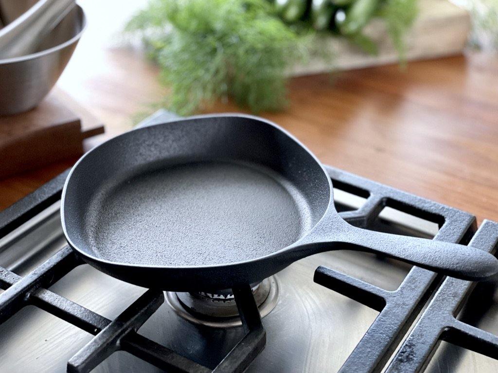 柳宗理 南部鉄器 ミニパン / Sori Yanagi - Cast iron mini pan - CIBI TOKYO STORE