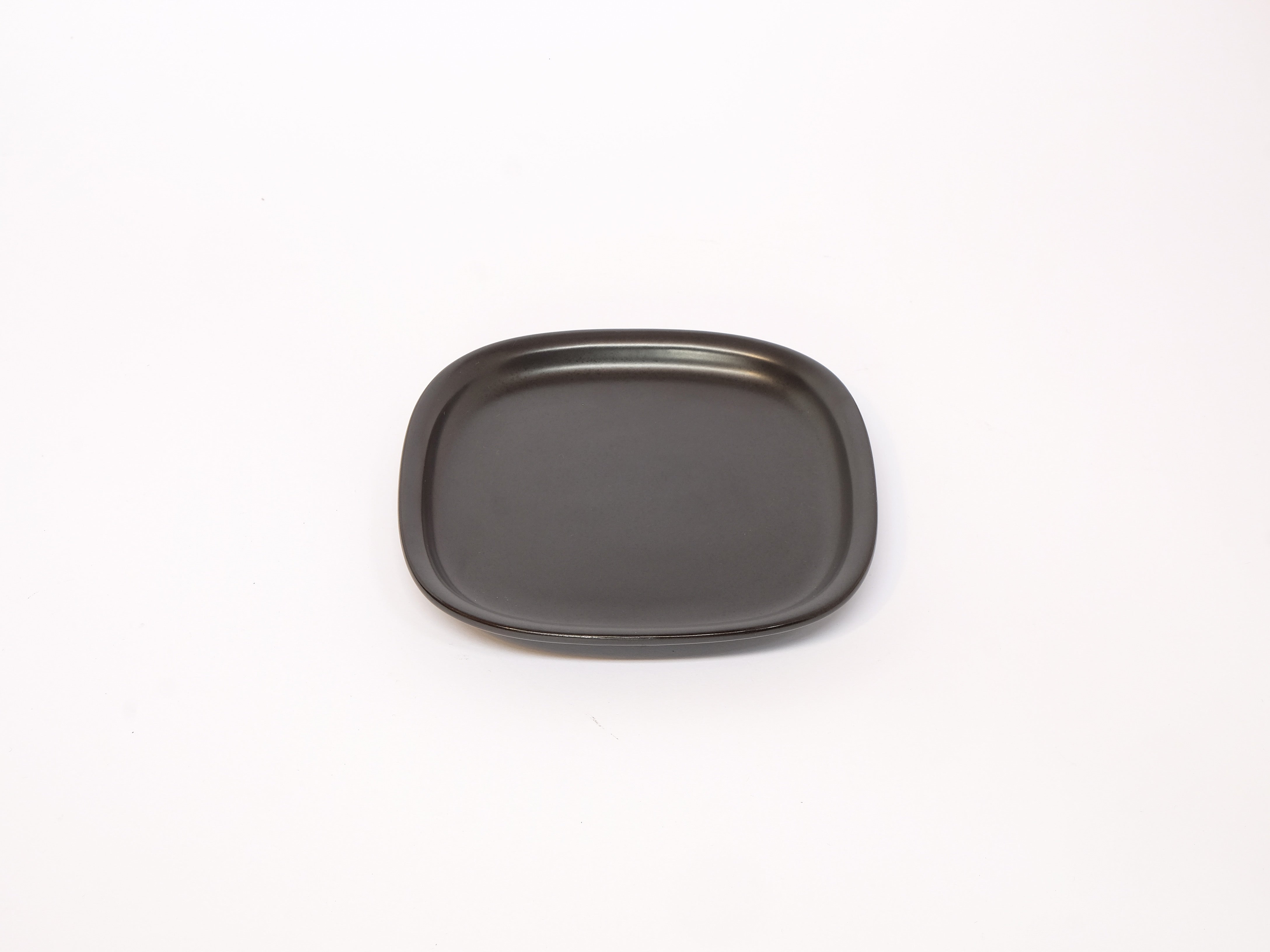 柳宗理 白黒の食器シリーズ S / Black and White Plate S – CIBI TOKYO