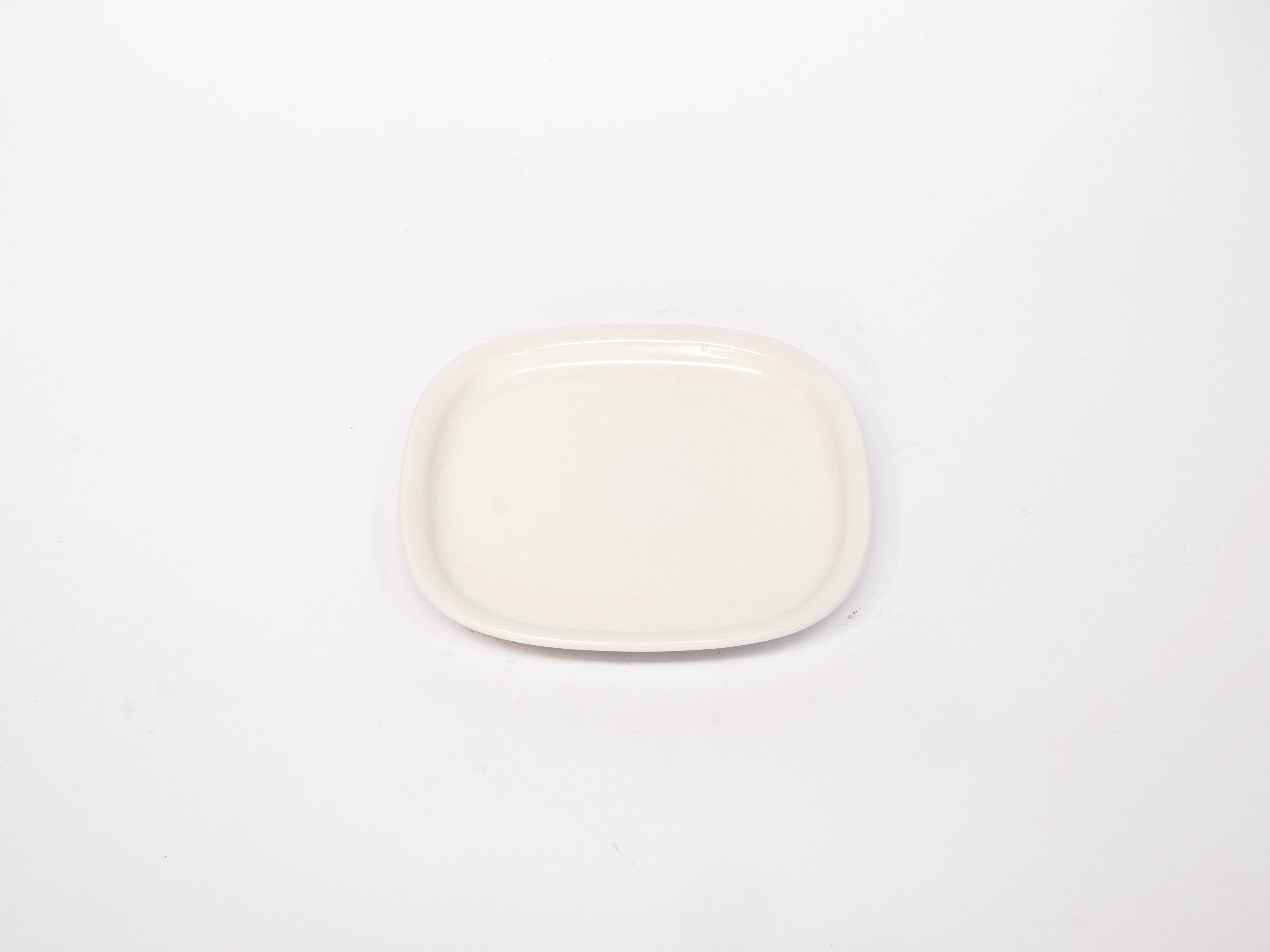 柳宗理 白黒の食器シリーズ S / Black and White Plate S – CIBI TOKYO