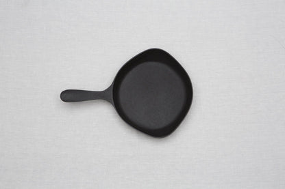 柳宗理 南部鉄器 ミニパン / Sori Yanagi - Cast iron mini pan - CIBI TOKYO STORE